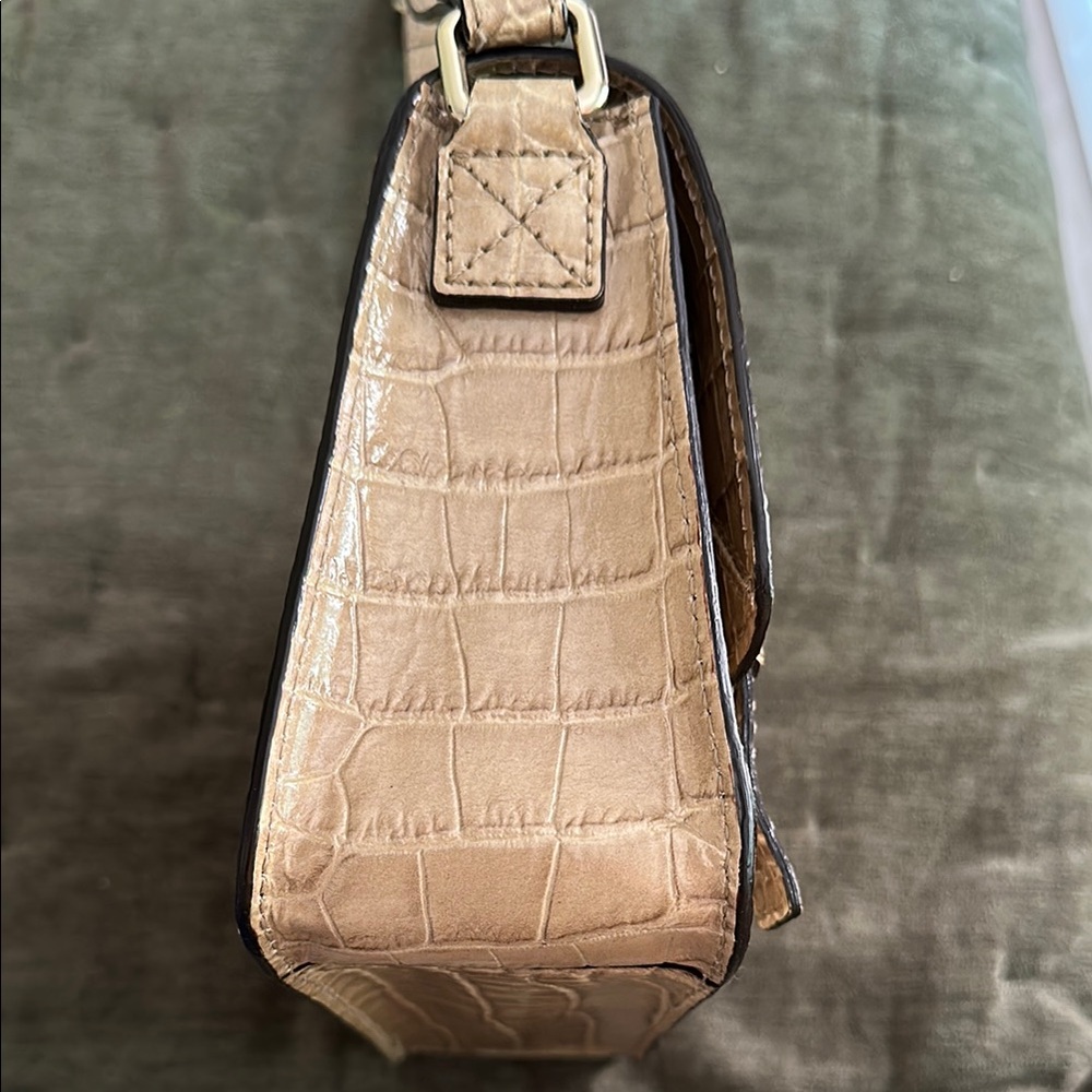 Kate Spade croc embossed leather Tan Crossbody Bag with Flap Closure - Picture 4 of 14